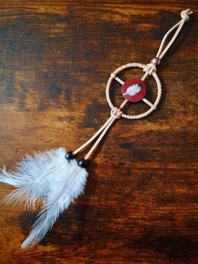 Handmade First Nation Medecine Wheel Feather Ornament - Red & White Native